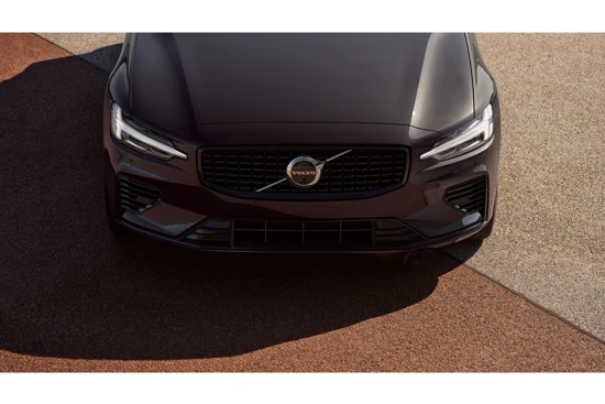 Volvo V60 T6 Recharge Long Range Ultimate Dark VOORRAAD | Sportstoel | 19" | Gelam. glas