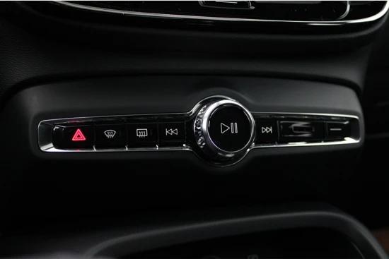 Volvo C40 Recharge Twin Performance Ultimate | Adaptive Cruise | Pixel Led | Warmtepomp | Harman Kardon | Panoramadak | 360° Camera | Geti