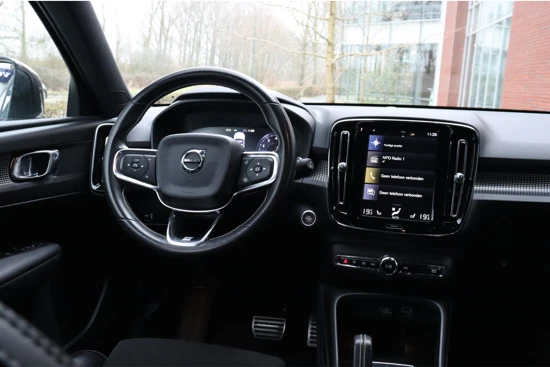 Volvo XC40 T5 AWD R-Design Intro Edition | Camera | Adaptieve Cruise Control | Standkachel met Volvo On Call App | Pilot Assist | Stoelverw