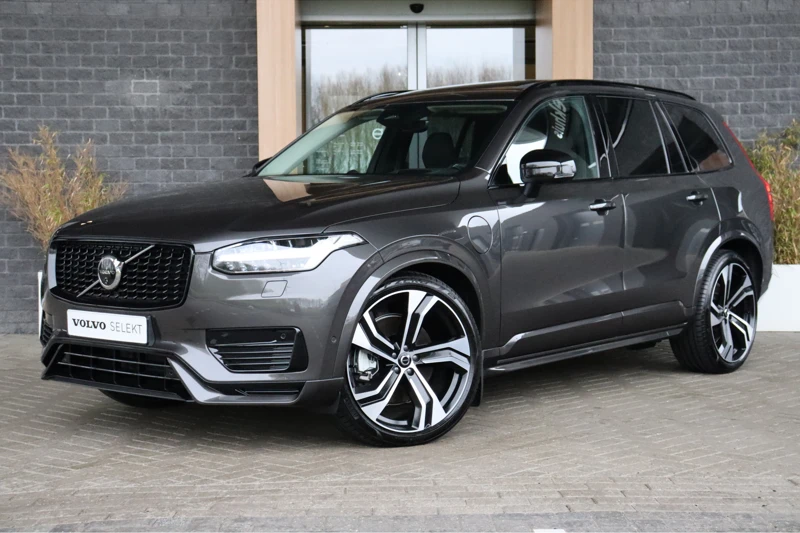 Volvo XC90 T8 AWD Recharge Ultimate Dark Long Range | Full Option | Luchtvering | Bowers & Wilkins | Trekhaak | 360° Camera | Head-Up Displ