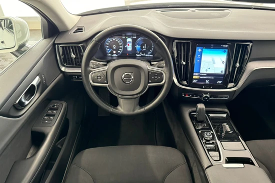 Volvo V60 T6 Recharge AWD Business Pro | Cruise adaptief | BLIS | Parkeerverwarming | Alarm | Carplay | Keyless |