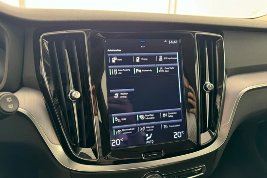 Volvo V60 T6 Recharge AWD Business Pro | Cruise adaptief | BLIS | Parkeerverwarming | Alarm | Carplay | Keyless |