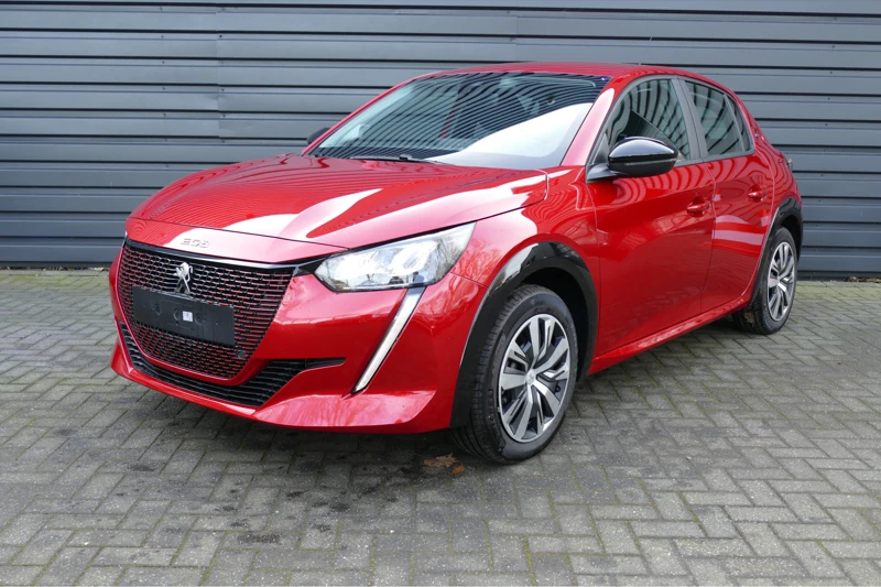 Peugeot e-208 EV 136PK 50 KWH 5-DRS ACTIVE PACK / NAVI / CLIMA / PDC / 3-FASE / BLUETOOTH / CRUISECONTROLE / VOORRAAD / DIRECT RIJDEN!!