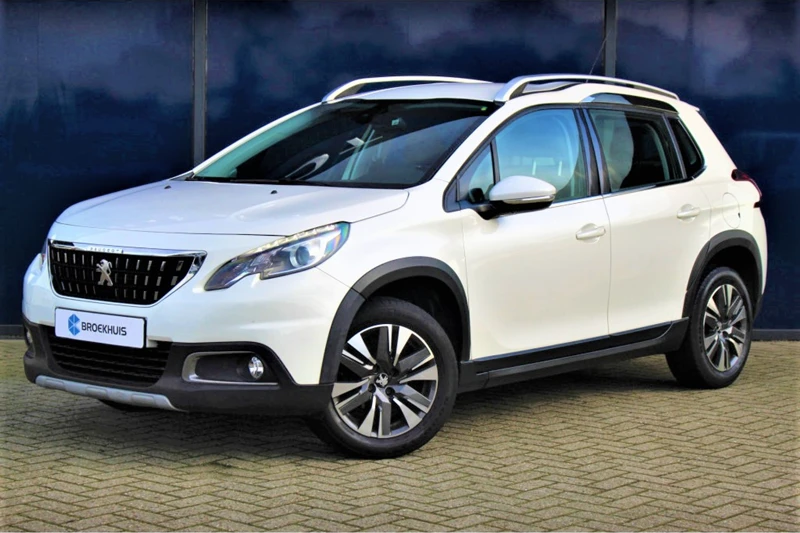 Peugeot 2008 1.2 82PK Allure | Airco | Cruise | 17" Lichtmetaal | DAB | Apple/Android Carplay | Leder/Stof