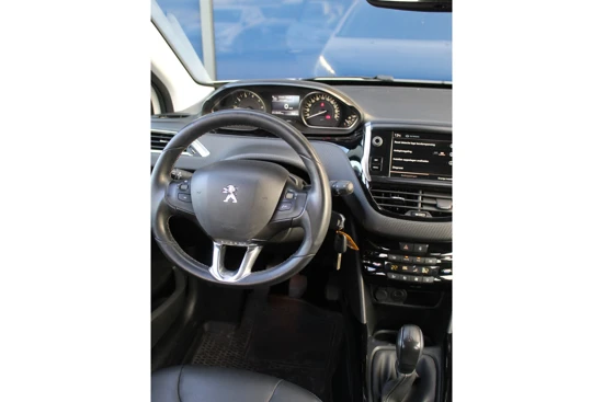 Peugeot 2008 1.2 82PK Allure | Airco | Cruise | 17" Lichtmetaal | DAB | Apple/Android Carplay | Leder/Stof