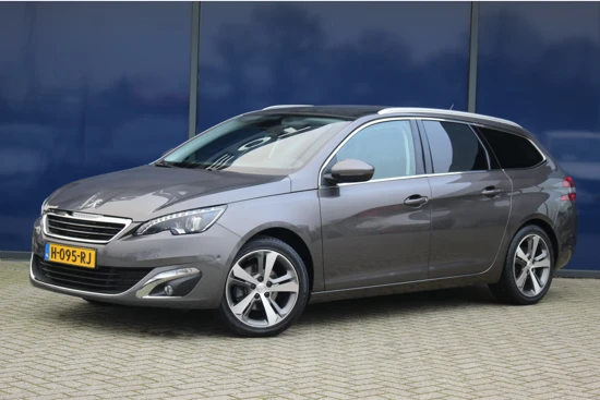 Peugeot 308 SW SW 1.2 130PK Allure | Leder | Pano Dak | Navi | Camera | Trekhaak | St.warming | 17"