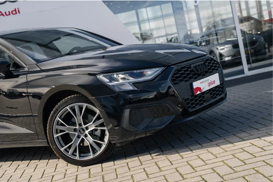 Audi A3 Sportback 30 TFSI Pro Line | Achteruitrijcamera | 18 Inch | Privacy glass | Apple carplay