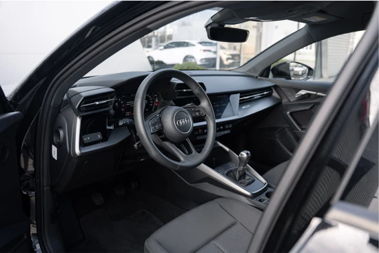 Audi A3 Sportback 30 TFSI Pro Line | Achteruitrijcamera | 18 Inch | Privacy glass | Apple carplay