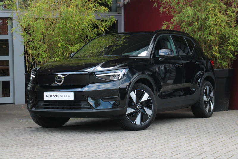 Volvo XC40 Single Motor Extended Range Plus 82 kWh | All Season banden | Stoel/stuurverwarming | Warmtepomp | Camera | BLIS