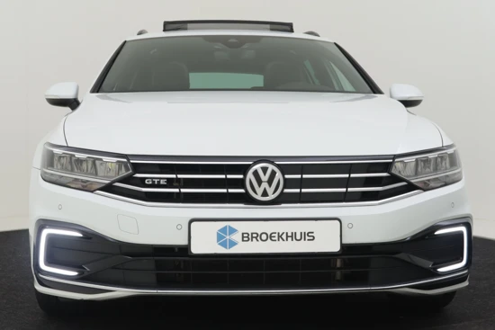 Volkswagen Passat Variant 1.4 TSI PHEV GTE Business 218pk | Adaptief cruise control | Navigatie | Panorama dak | Lederbekleding | Dodehoekdetectie