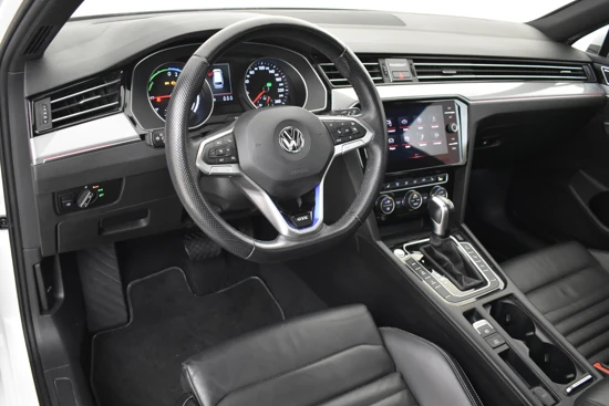 Volkswagen Passat Variant 1.4 TSI PHEV GTE Business 218pk | Adaptief cruise control | Navigatie | Panorama dak | Lederbekleding | Dodehoekdetectie