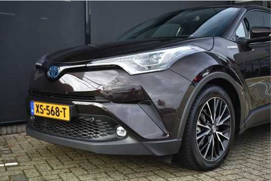 Toyota C-HR 1.8 Hybrid Executive Automaat | Leder | Trekhaak | JBL-Sound | Stoelverwarming | Dodehoek-Detectie | Achteruitrijcamera | Lane-A