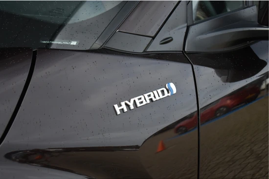 Toyota C-HR 1.8 Hybrid Executive Automaat | Leder | Trekhaak | JBL-Sound | Stoelverwarming | Dodehoek-Detectie | Achteruitrijcamera | Lane-A