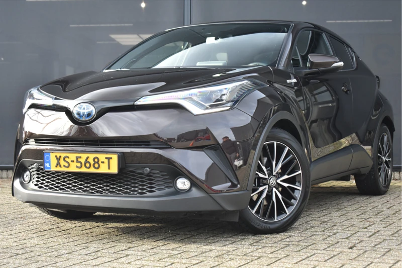 Toyota C-HR 1.8 Hybrid Executive Automaat | Leder | Trekhaak | JBL-Sound | Stoelverwarming | Dodehoek-Detectie | Achteruitrijcamera | Lane-A