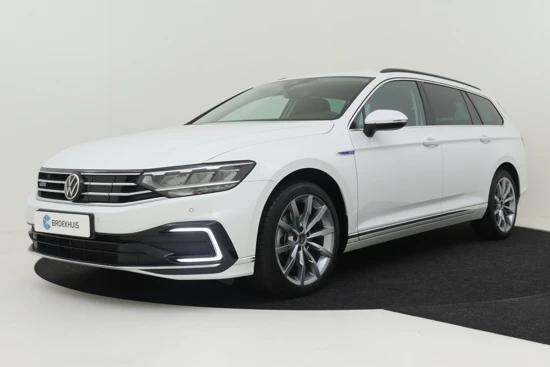 Volkswagen Passat Variant 1.4 TSI PHEV GTE Business 218pk | Adaptief cruise control | Navigatie | App connect | Privacy glass | DAB radio | Led ko