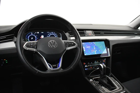 Volkswagen Passat Variant 1.4 TSI PHEV GTE Business 218pk | Adaptief cruise control | Navigatie | App connect | Privacy glass | DAB radio | Led ko