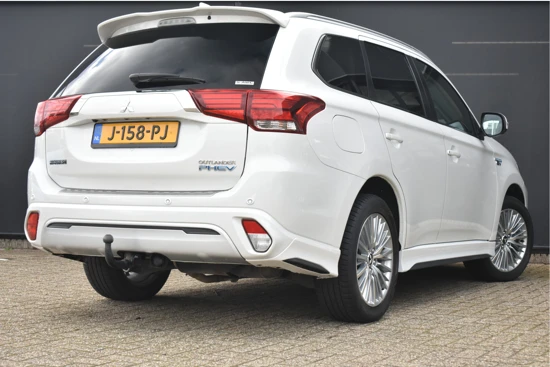 Mitsubishi Outlander 2.4 PHEV Intense S | Trekhaak | Half-leder | Allseason | 4WD | Achteruitrijcamera | Stoelverwarming | Navigatie | Climate Contro