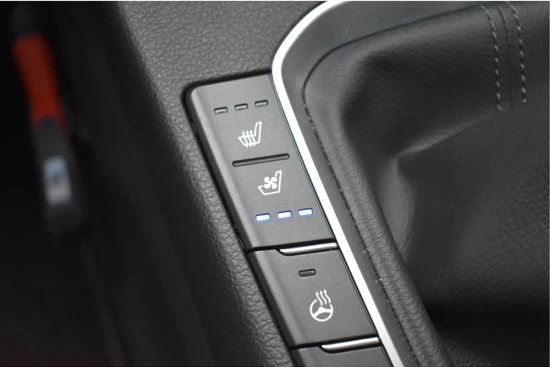 Hyundai i30 Wagon 1.5 T-GDi MHEV Premium 160pk | Trekhaak | Vol-Leder | Elektr. Stoelen | Stoel/Stuurverwarming | Dodehoek-Detectie | Climat