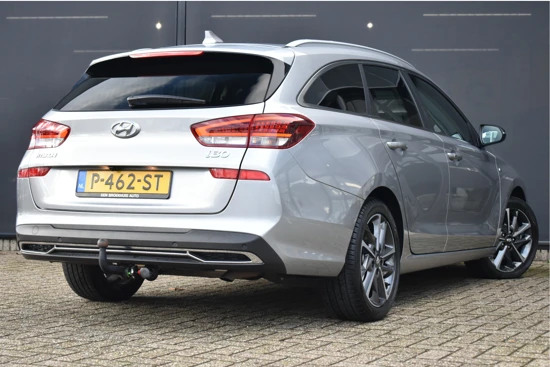 Hyundai i30 Wagon 1.5 T-GDi MHEV Premium 160pk | Trekhaak | Vol-Leder | Elektr. Stoelen | Stoel/Stuurverwarming | Dodehoek-Detectie | Climat