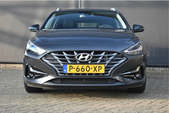 Hyundai i30 Wagon 1.5 T-GDi MHEV Premium 160pk | Trekhaak | Vol-Leder | Elektr. Stoelen | Stoel/Stuurverwarming | Dodehoek-Detectie | Climat