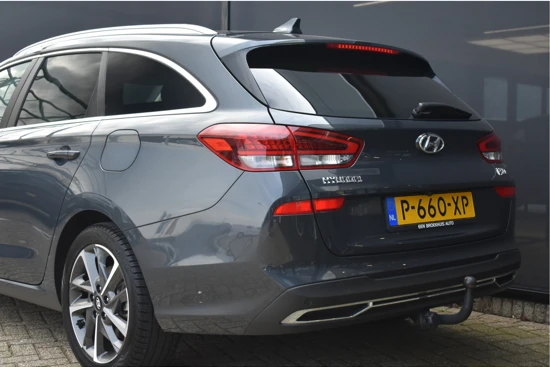 Hyundai i30 Wagon 1.5 T-GDi MHEV Premium 160pk | Trekhaak | Vol-Leder | Elektr. Stoelen | Stoel/Stuurverwarming | Dodehoek-Detectie | Climat