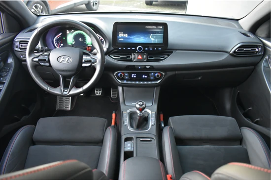 Hyundai i30 Wagon 1.5 T-GDi MHEV N-Line 160pk | Sportstoelen | Stuur/Stoelverwarming | Achteruitrijcamera | Navigatie | Climate Control | Fu