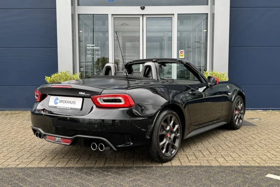 Fiat 124 Spider Abarth 1.4 MultiAir Turbo | Orgineel NL | 170PK Handbak | Cruise | Stoelverwarming | Bose Audio