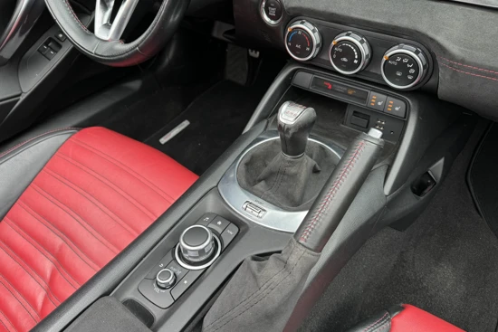 Fiat 124 Spider Abarth 1.4 MultiAir Turbo | Orgineel NL | 170PK Handbak | Cruise | Stoelverwarming | Bose Audio