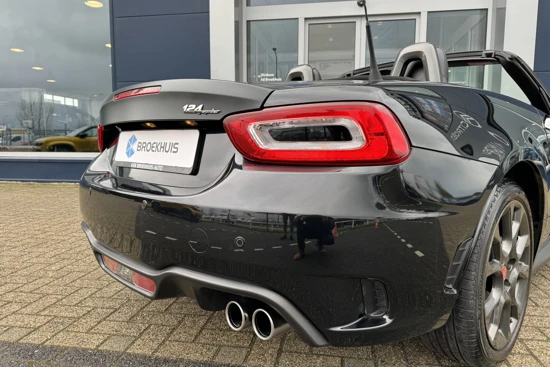 Fiat 124 Spider Abarth 1.4 MultiAir Turbo | Orgineel NL | 170PK Handbak | Cruise | Stoelverwarming | Bose Audio