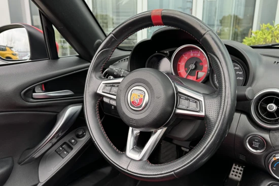 Fiat 124 Spider Abarth 1.4 MultiAir Turbo | Orgineel NL | 170PK Handbak | Cruise | Stoelverwarming | Bose Audio