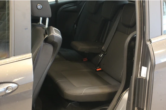 Ford B-MAX 1.0 ECOBOOST Titanium | 17 Inch | Navigatie | Cruise Control | Trekhaak |
