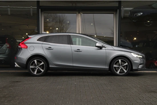 Volvo V40 T3 R-Design / Polar + Sport | Harman/Kardon | Panoramadak | Navigatie | Camera | Parkeerassistentie | Stoelverwarming | DAB