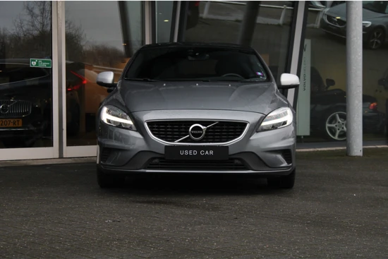 Volvo V40 T3 Polar+ Sport (R-Design) | Harman/Kardon | Panoramadak | Navigatie | Camera | Parkeerassistentie | Stoelverwarming | DAB