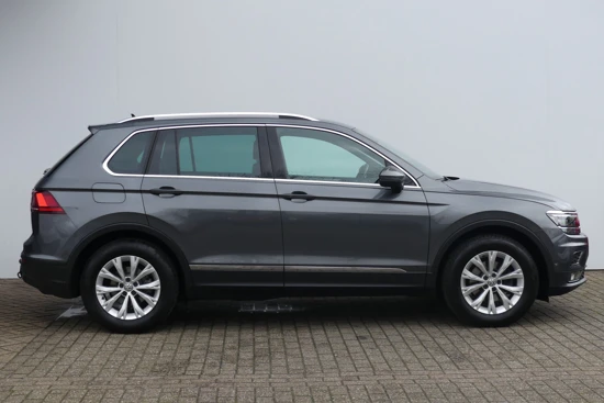 Volkswagen Tiguan 1.5 TSI 130PK Comfortline Business | WEGKLAPBARE TREKHAAK | LED KOPLAMPEN | LEDER | NAVI |