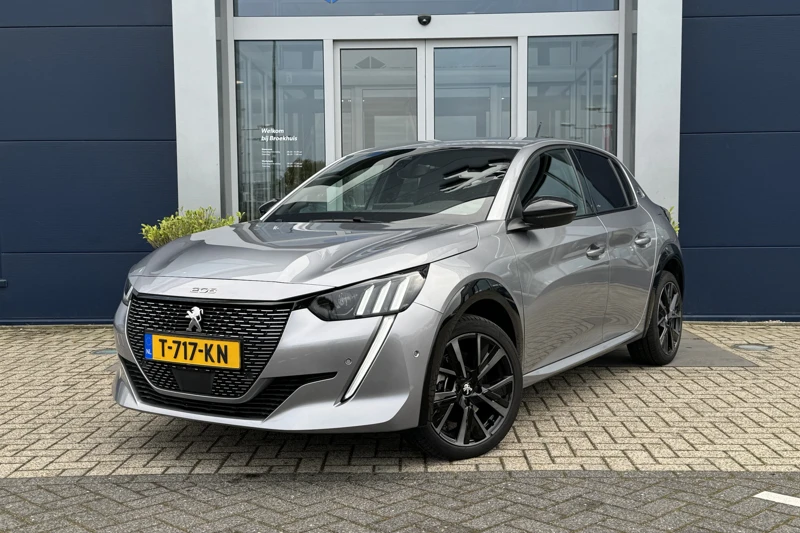 Peugeot e-208 EV GT 50 kWh | €2.000 SEPP | Navi | Carplay | Stoelverwarming | Keyless | Camera