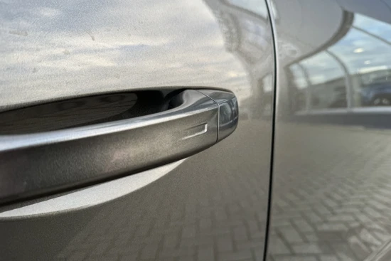 Citroën C5 X 1.2 PureTech Business Plus | Navigatie | Camera | Stoelverwarming/Memory | ACC