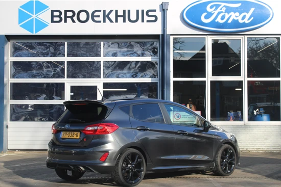 Ford Fiesta 1.0EB 100PK ST-LINE | 17'' LMV | VOORRUITVERWARMING | ORIGINEEL NL! | NAVI | APPLE CARPLAY |