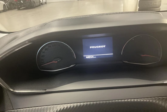 Peugeot 208 1.2 100PK Active Automaat | LED | Cruise | Airco | Apple/Android Carplay | Centrale vergrendeling | Bluetooth | DAB