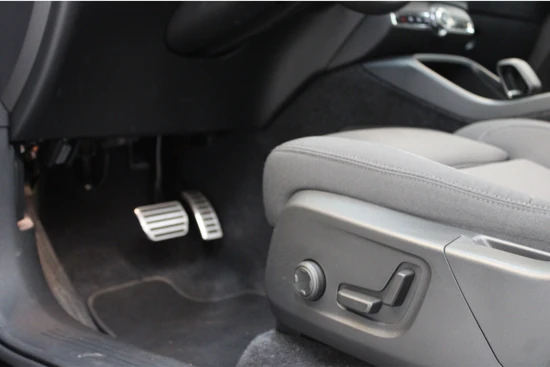 Volvo XC40 Twin 408PK AWD Pro | Panoramadak | 360º view | HK Audio | Elekt Stoelen
