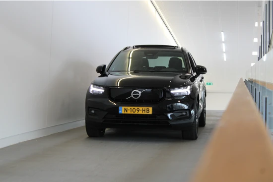 Volvo XC40 Twin 408PK AWD Pro | Panoramadak | 360º view | HK Audio | Elekt Stoelen