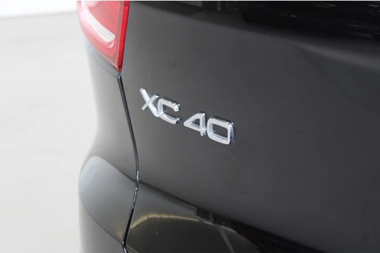 Volvo XC40 Twin 408PK AWD Pro | Panoramadak | 360º view | HK Audio | Elekt Stoelen