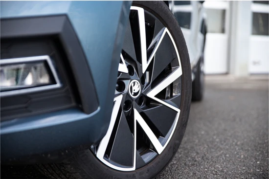 Škoda Octavia Combi Business Edition Plus 1.4 204 pk PHEV | Carplay | Navigatie | Stoelverwarming