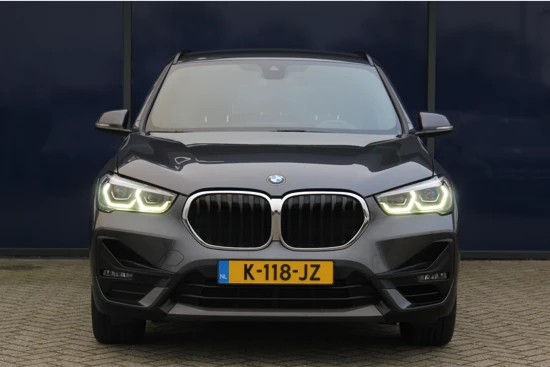 BMW X1 2.0i 180PK Executive Edition | Sportstoelen | Navi | LED | Cruise C. | Parkeerassistent