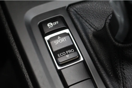 BMW X1 2.0i 180PK Executive Edition | Sportstoelen | Navi | LED | Cruise C. | Parkeerassistent