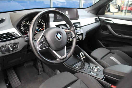 BMW X1 2.0i 180PK Executive Edition | Sportstoelen | Navi | LED | Cruise C. | Parkeerassistent