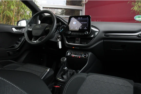 Ford Fiesta 1.0 EcoBoost 125pk Active | Apple Carplay | 17'' Velgen | Stuur/stoelverwarming | DAB