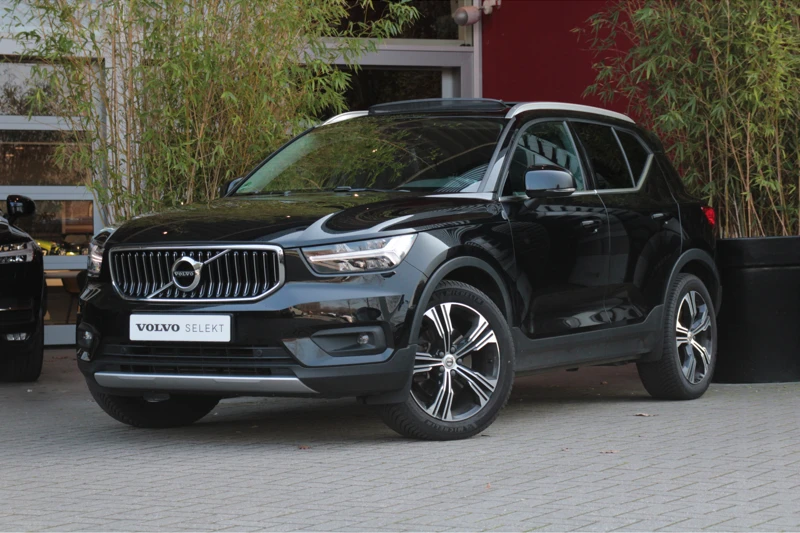 Volvo XC40 2.0 T4 AWD Inscription | Trekhaak | Schuif-/kanteldak | BLIS | Harman/Kardon audio | Adaptieve Cruise met Stuurhulp | Stuur- en