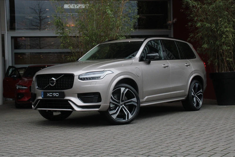 Volvo XC90 T8 Recharge AWD Ultimate Dark | Harman/Kardon | Schuifdak | Camera | Adaptive Cruise | BLIS | 22" Velgen