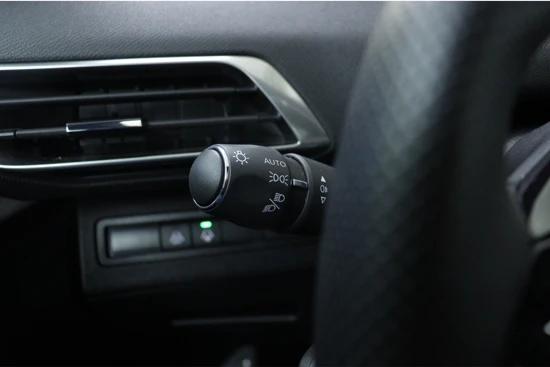 Peugeot 3008 1.2 130Pk GT Pack | Panoramisch kanteldak | Camera | Trekhaak | Adaptieve cruise | Keyless | Carplay |