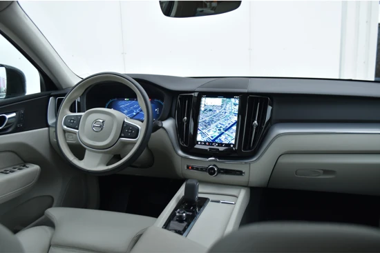 Volvo XC60 B5 Momentum #ZeerCompleet #Leder #FullLED #TREKHAAK 2300KG!!